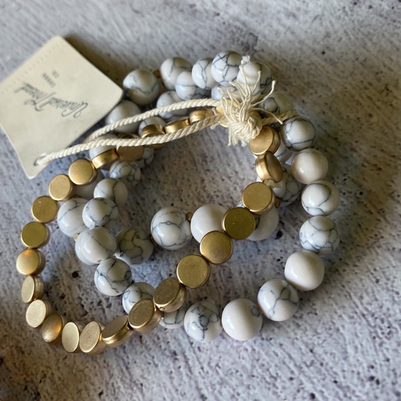 🛍 6 for $35 • NWT Set of 2 Universal Thread Genuine Stone Stretch Bracelet Sets - Picture 5 of 8